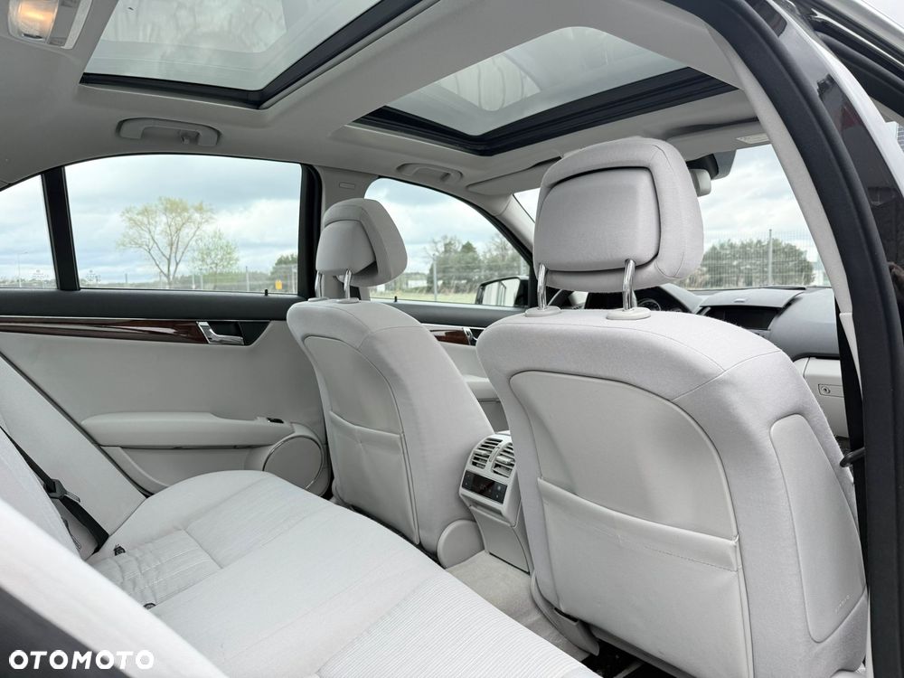 Mercedes-Benz Klasa C 320 CDI Avantgarde 4-Matic - 9