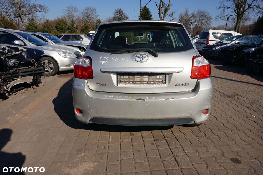 TOYOTA AURIS E15 I LIFT 5D HB 2012 1F7 1.6 16V 1ZR-FAE 132KM EC60 SREBRNY na części - 4