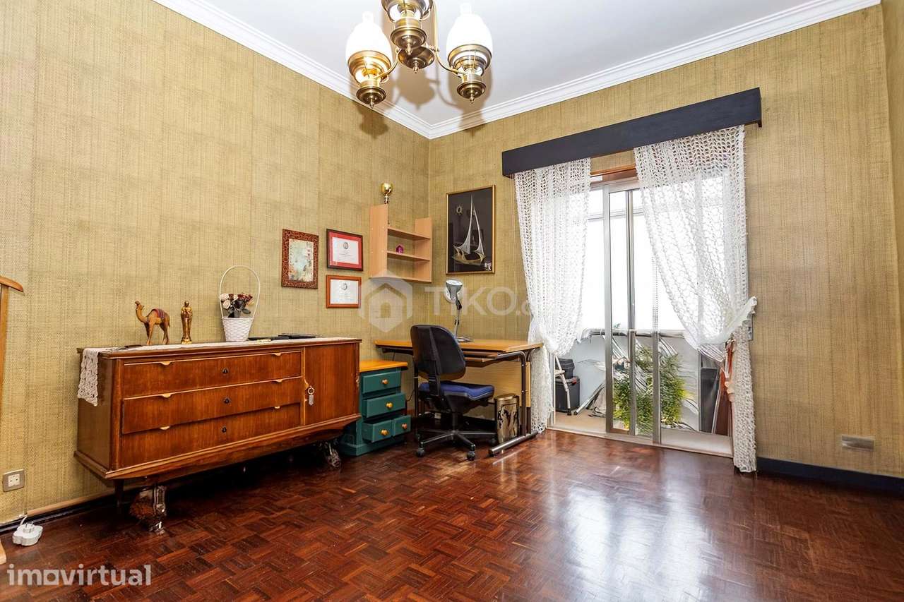 T4 de 154 m², NO CENTRO DA AMADORA (PARQUE DELFIM GUIMARÃES) - Grande imagem: 4/33