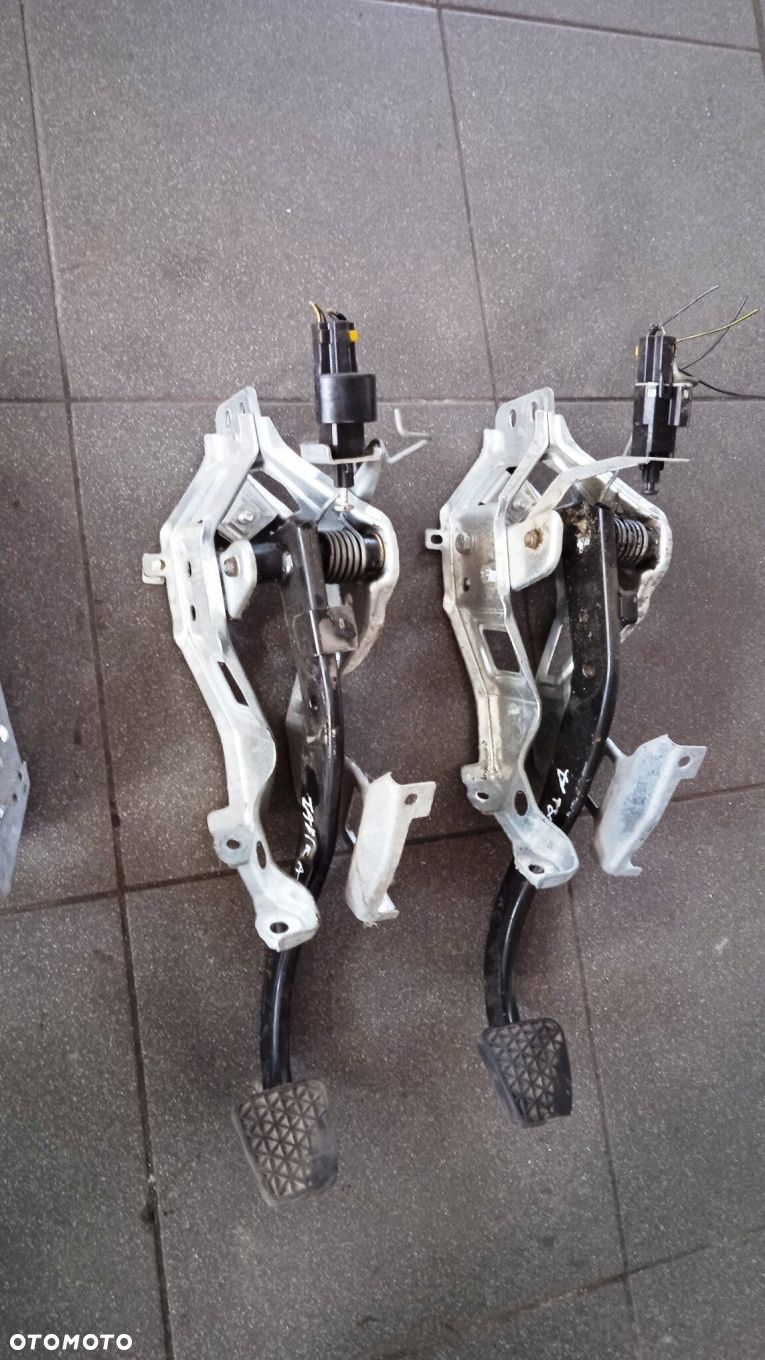 Pedał sprzęgła hamulca Opel Zafira A - 3
