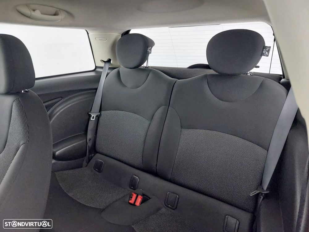 MINI 3 Portas One D - 10