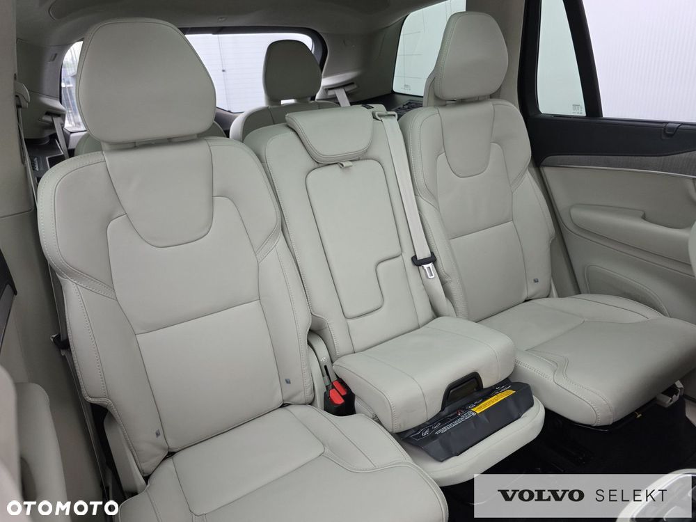 Volvo XC 90 - 21