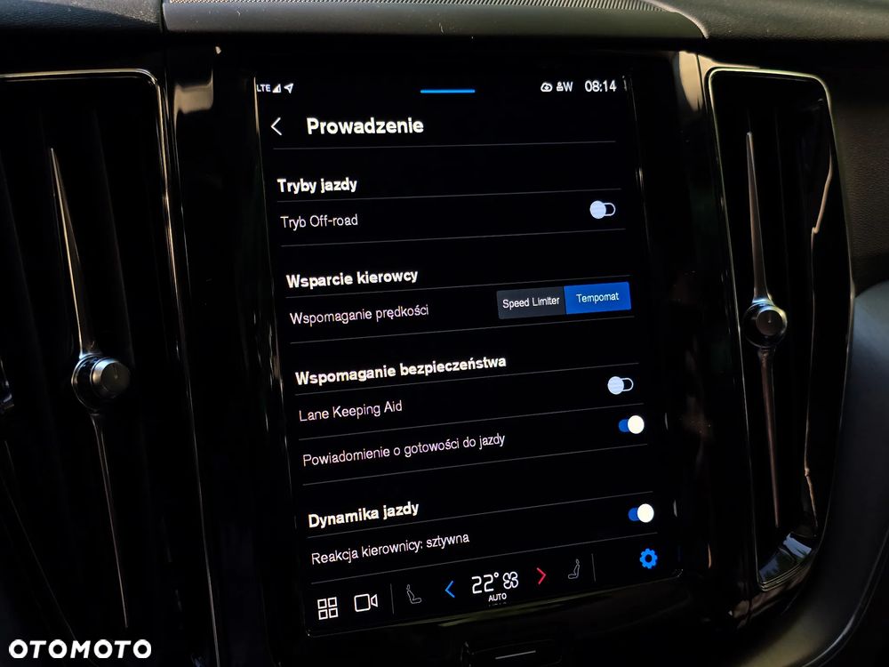 Volvo XC 60 B4 D Momentum Pro - 22