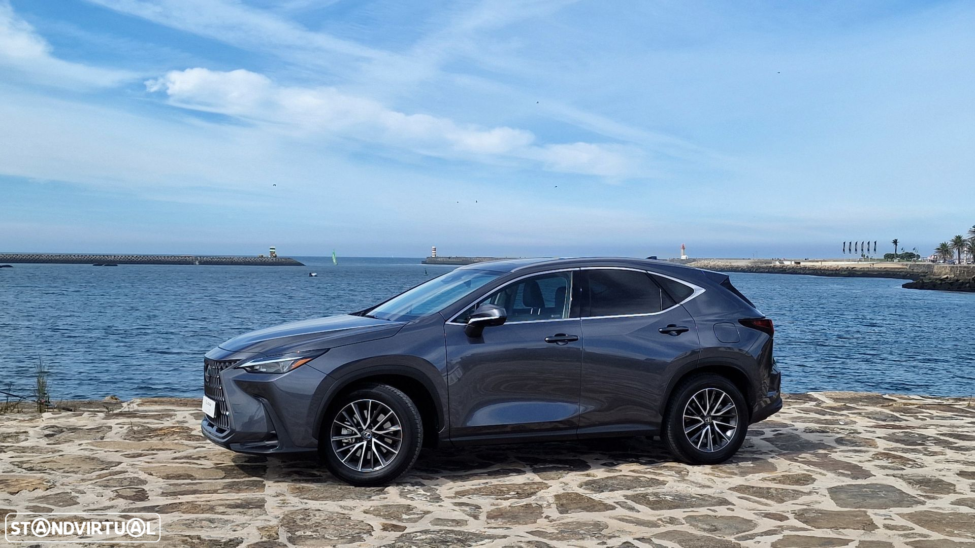 Lexus NX 450h+ Premium - 2