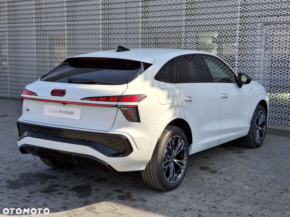 Audi Q3 Sportback - 8