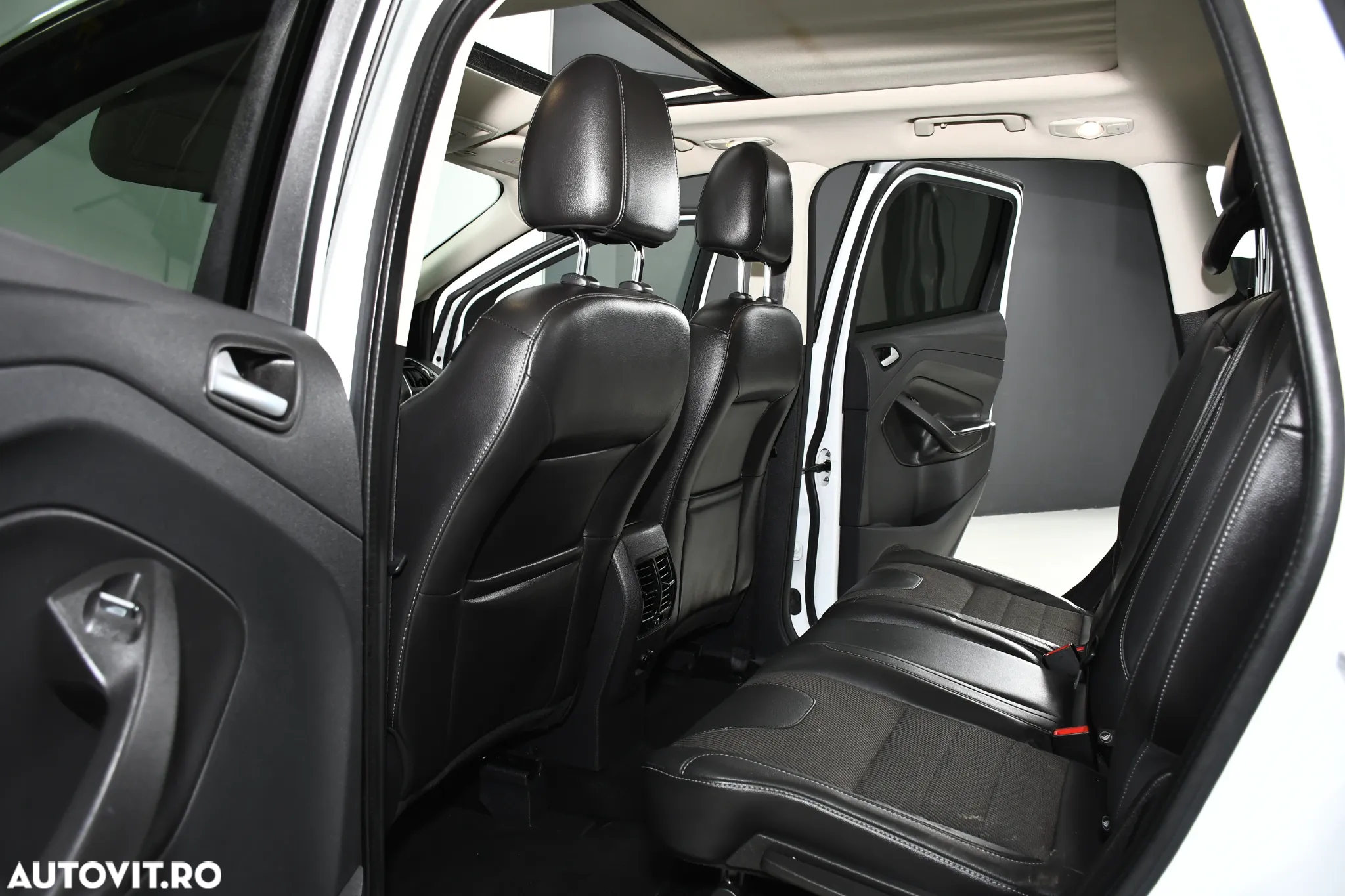 Ford Kuga 2.0 TDCi 2WD ST-Line - 17