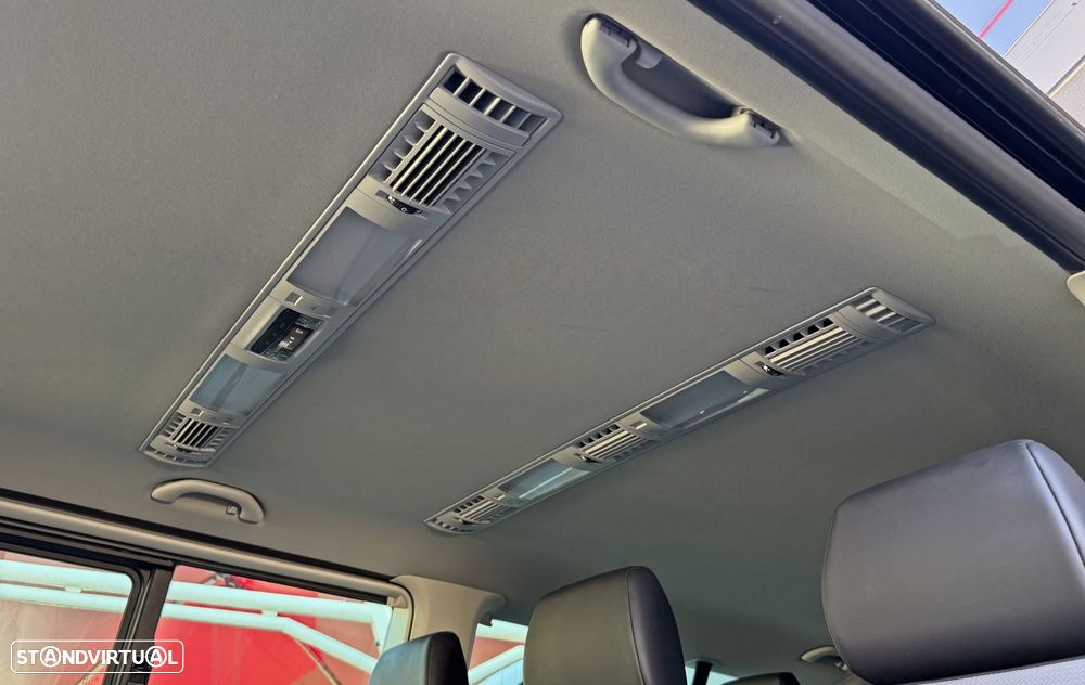 VW Caravelle - 16