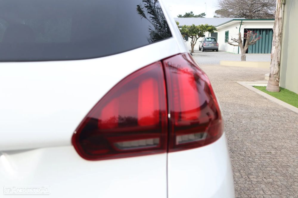 Peugeot 2008 1.2 PureTech Style - 8