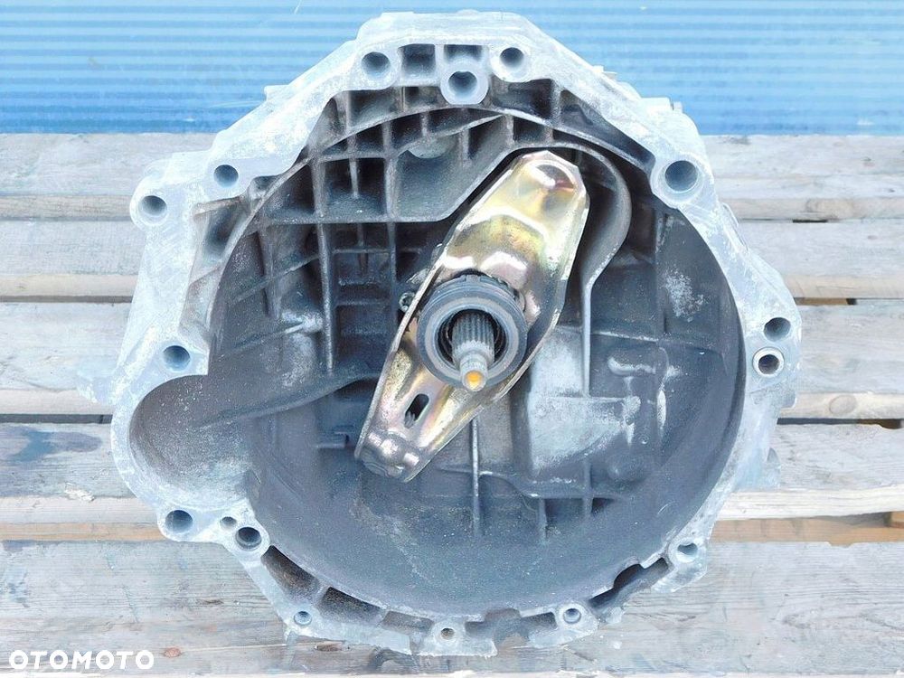 AUDI A4 B5 1.6L 94-01 SKRZYNIA BIEGÓW MANUAL 5TKA DCN - 6