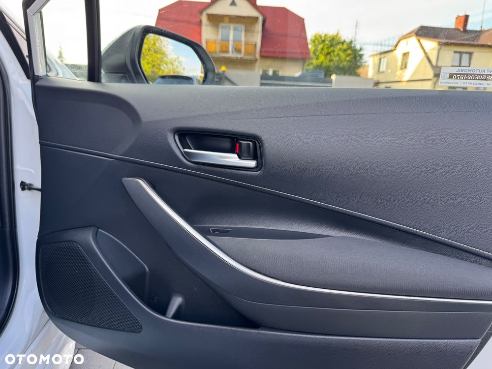 Toyota Corolla 2.0 Lounge - 26