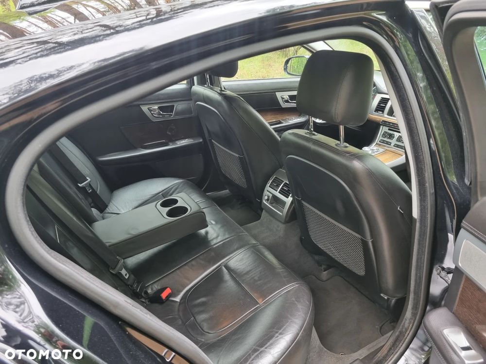 Jaguar XF 3.0 V6 D Premium Luxury - 13