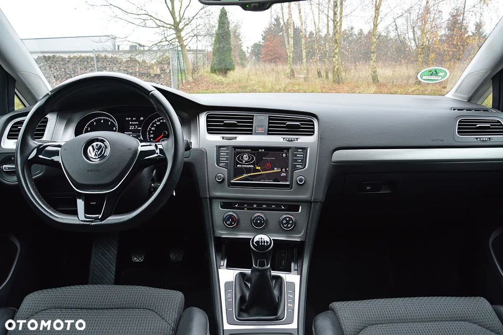 Volkswagen Golf - 27