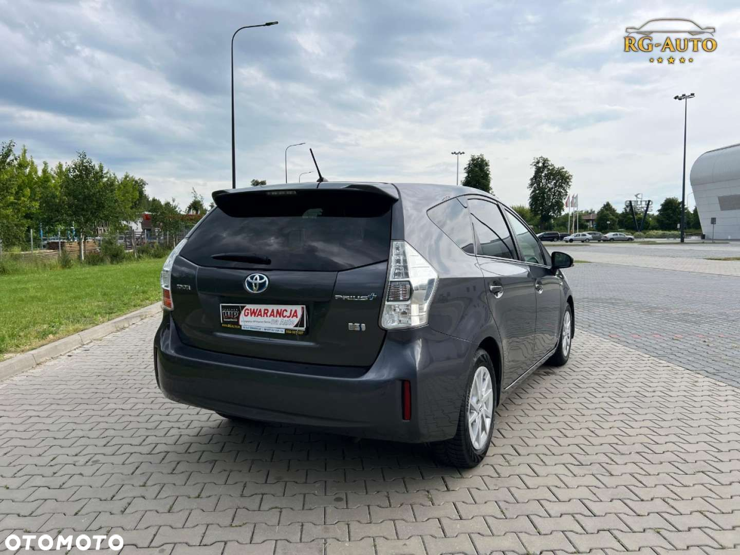 Toyota Prius+ - 8