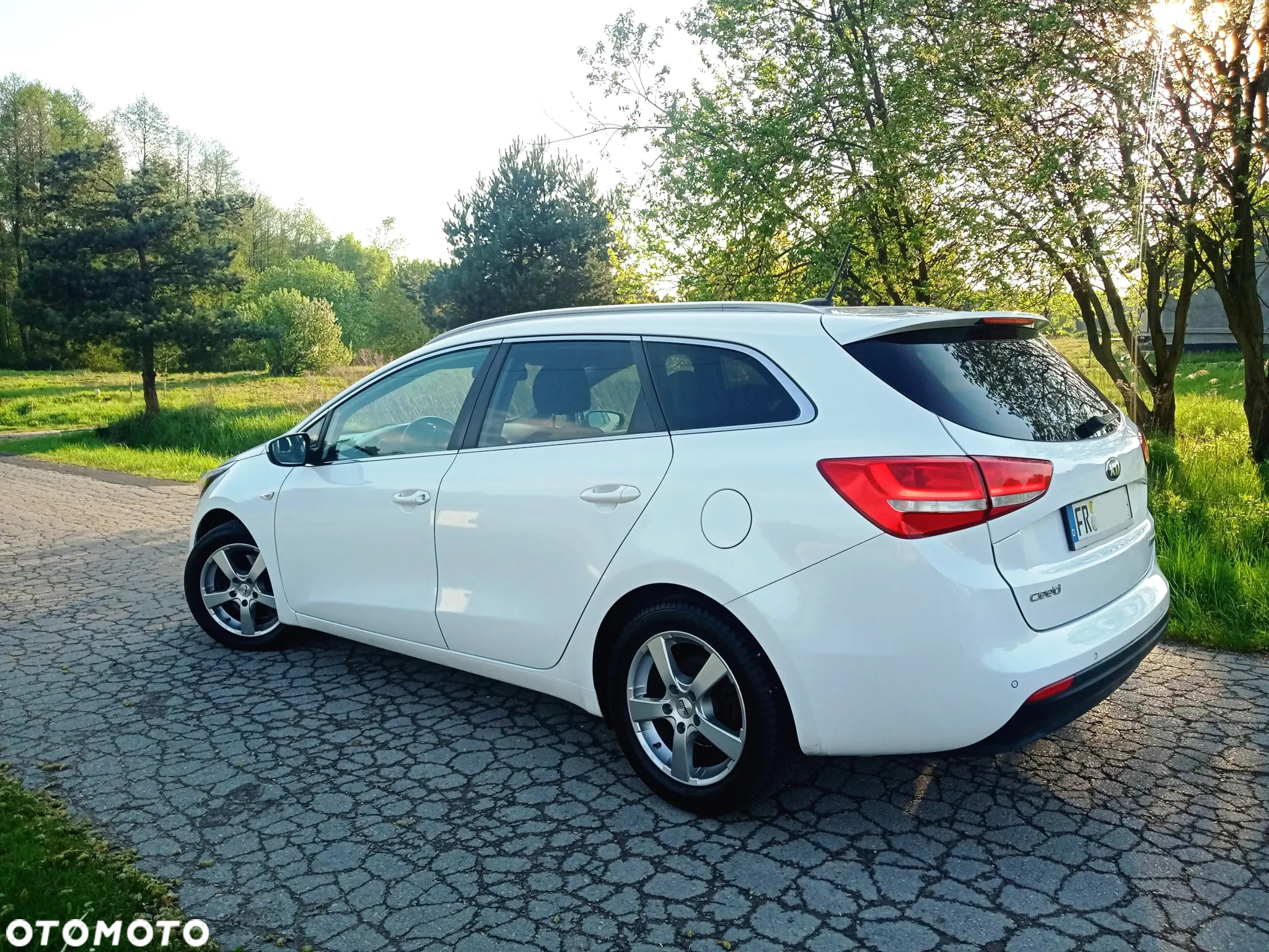 Kia Ceed - 4