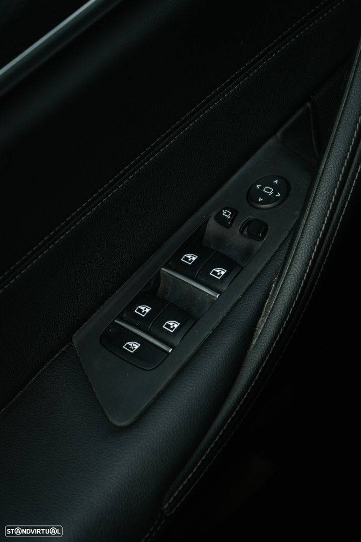 BMW 530 e Pack Desportivo M - 9