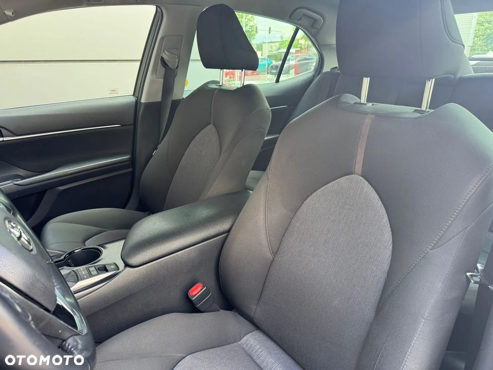 Toyota Camry 2.5 Hybrid Comfort CVT - 8