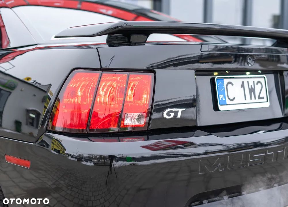 Ford Mustang 4.6 V8 GT - 25