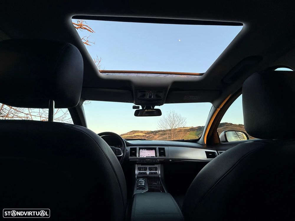Jaguar XF 2.2 - 14