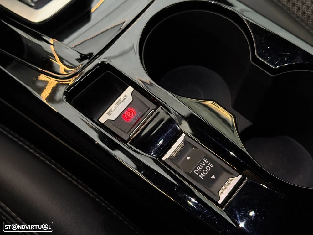 Peugeot e-208 GT - 10