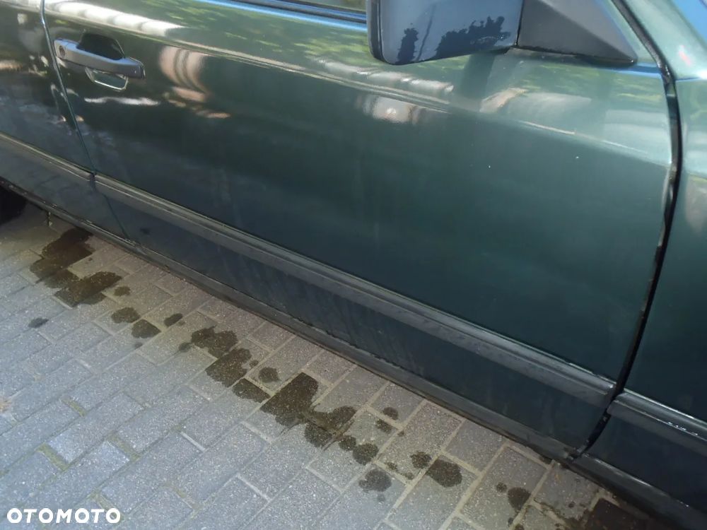 błotnik drzwi klapa tył mercedes w 124 w124  b ładne jak na ten rok 1988 duzo do nich - 25