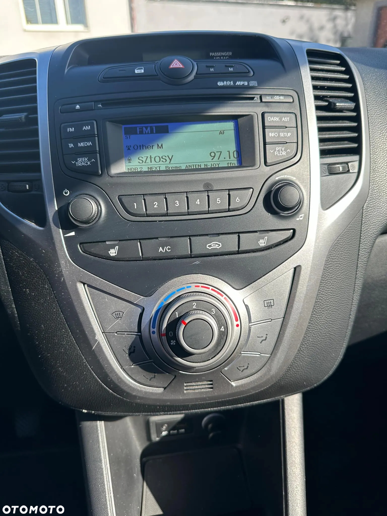 Hyundai ix20 1.4 Comfort blue - 11