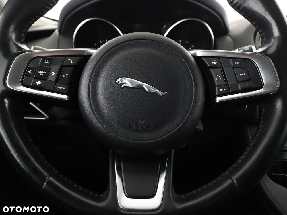 Jaguar F-Pace 20d AWD Prestige - 22