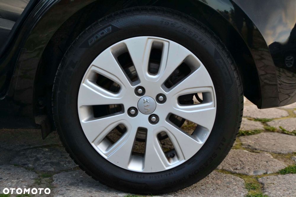 Kia Rio 1.2 Dream Team Edition - 37