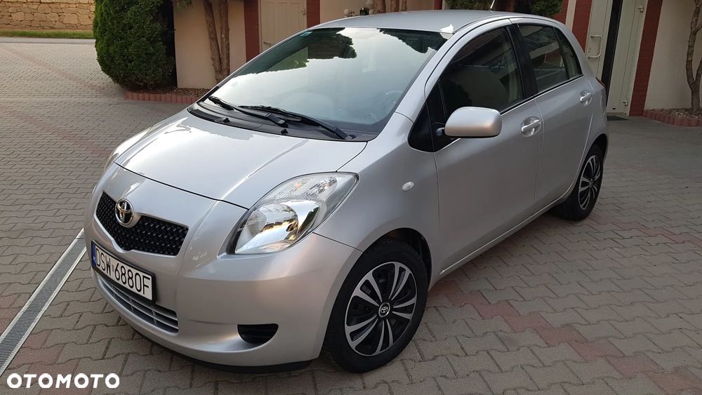 Toyota Yaris 1.3 Luna Premium - 2