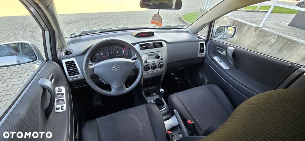 Suzuki Liana - 7