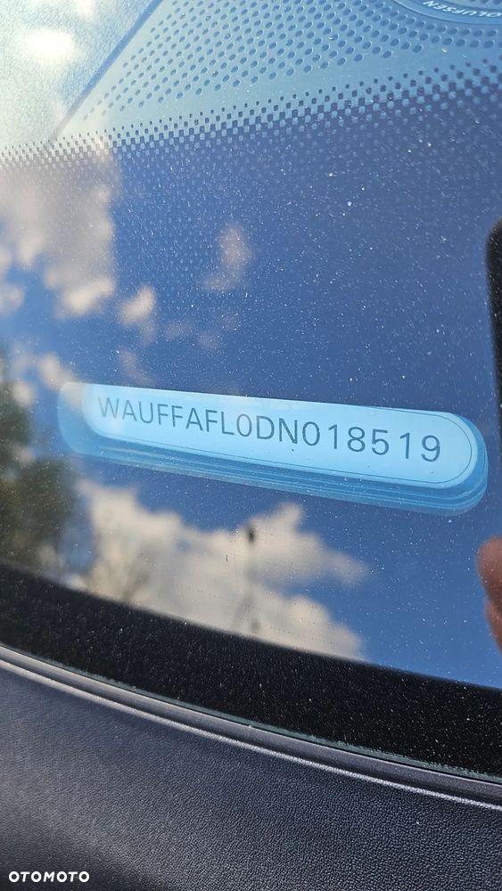 Audi A4 Limousine - 11