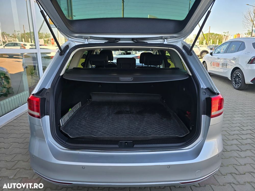 Volkswagen Passat - 14