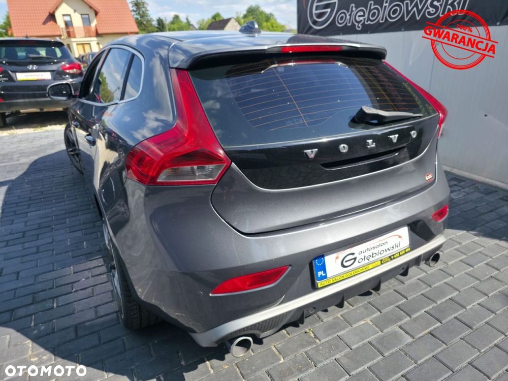 Volvo V40 D2 R-Design - 8