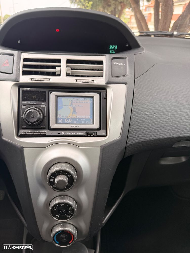 Toyota Yaris 1.0 VVT-i Sol High Pack VSC+TRC - 18