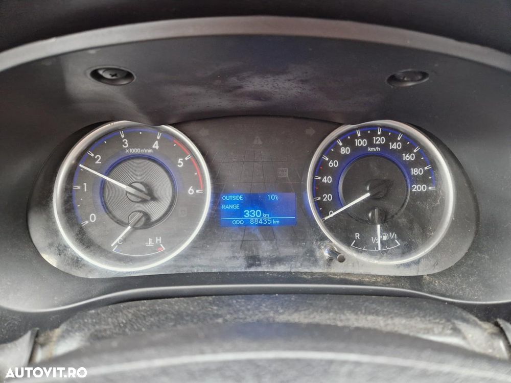 Toyota Hilux 4x4 Double Cab M/T Style - 8