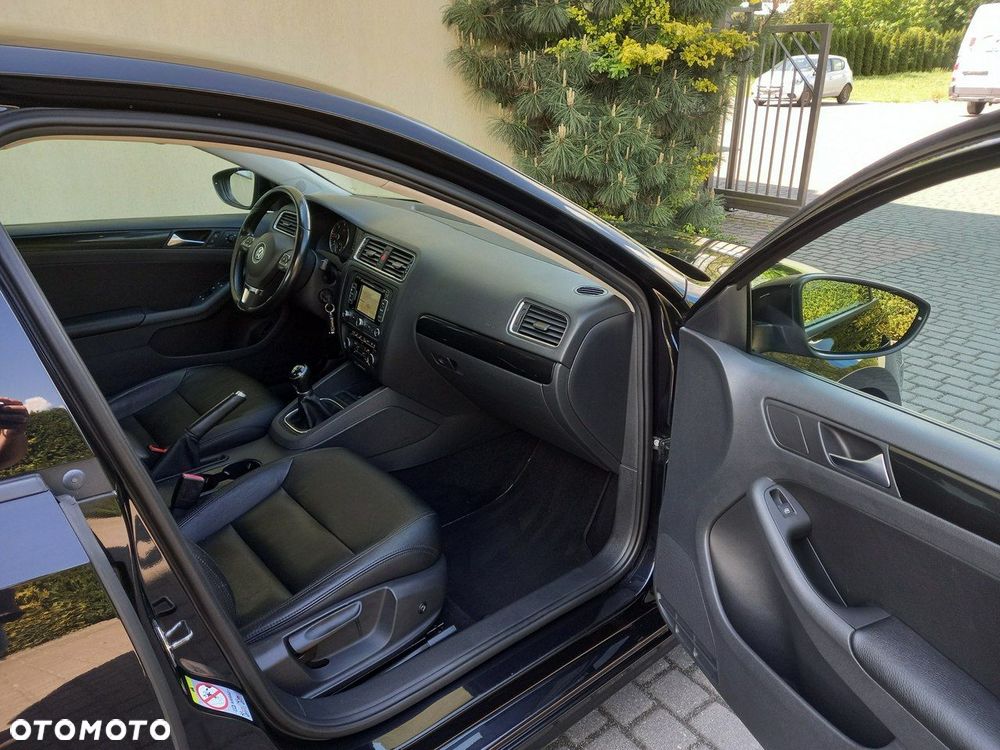 Volkswagen Jetta 1.6 TDI DPF Highline - 20