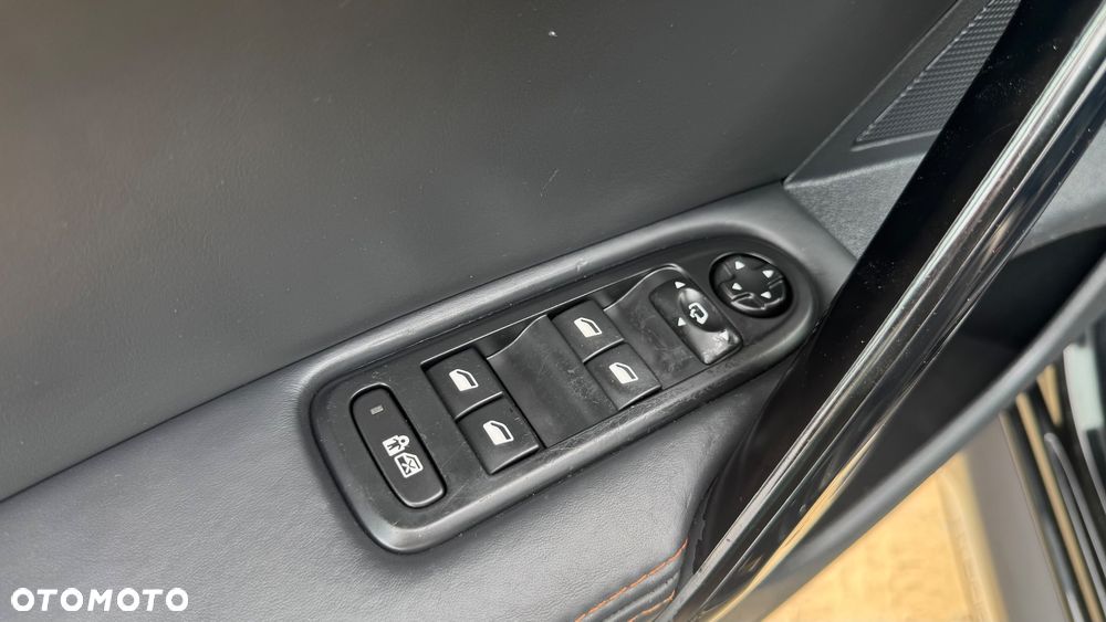 Peugeot 508 RXH Hybrid4 - 13