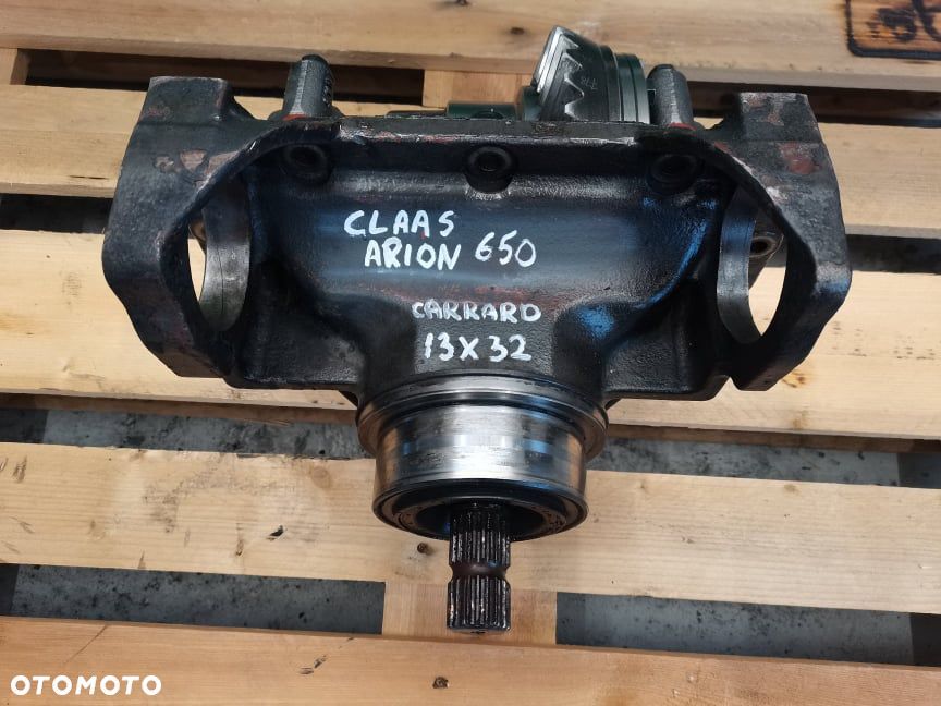 Środek osi Claas Arion 650 {Carraro 13X32} - 9