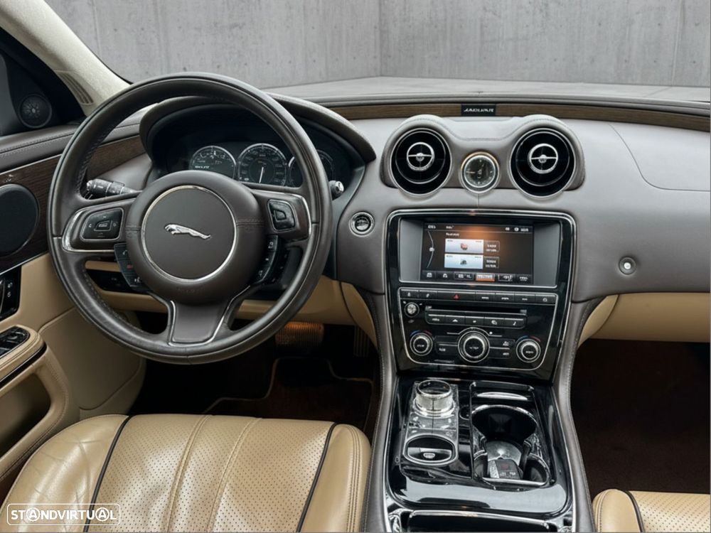 Jaguar XJ 3.0 D V6 Premium Luxury - 14