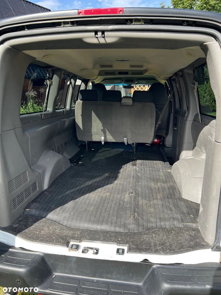 Chevrolet Express - 25