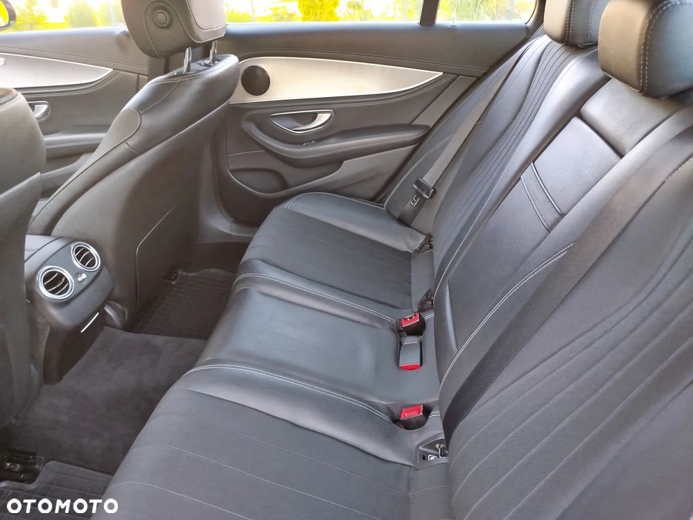 Mercedes-Benz Klasa E 220 d 4-Matic Business Edition 9G-TRONIC - 13