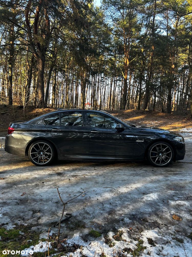 BMW Seria 5 550i - 2