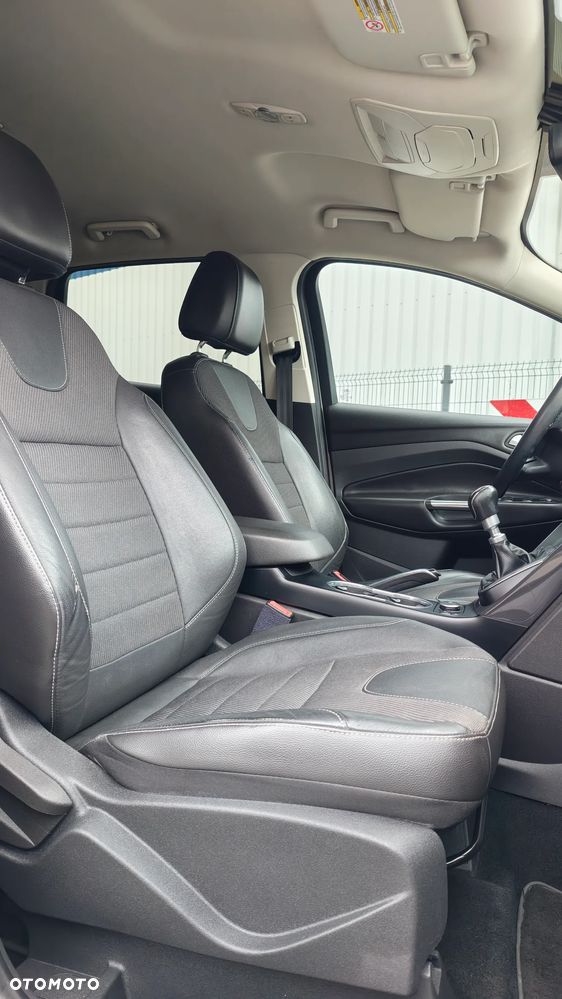 Ford Kuga - 28