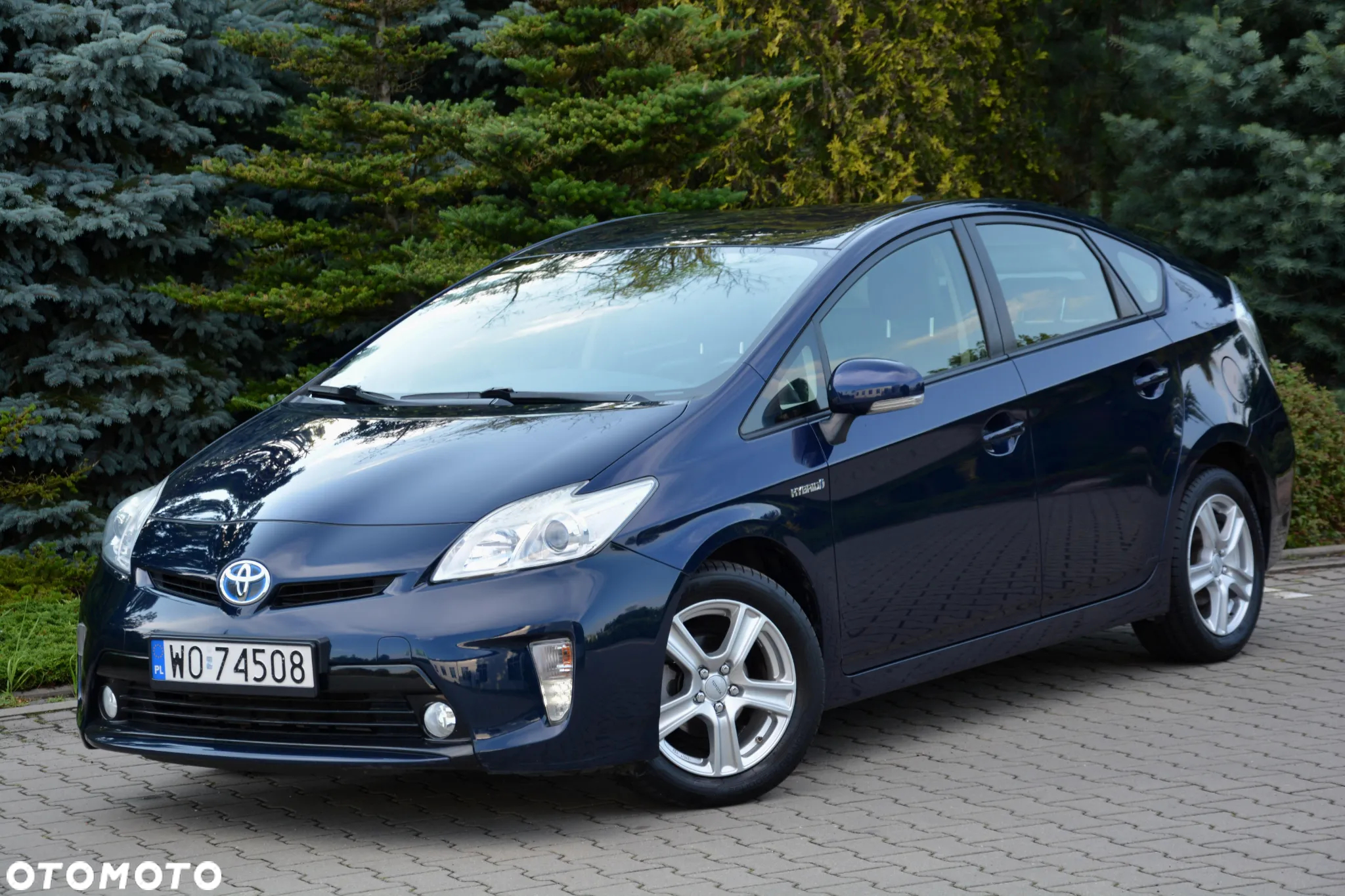Toyota Prius (Hybrid) Executive - 5