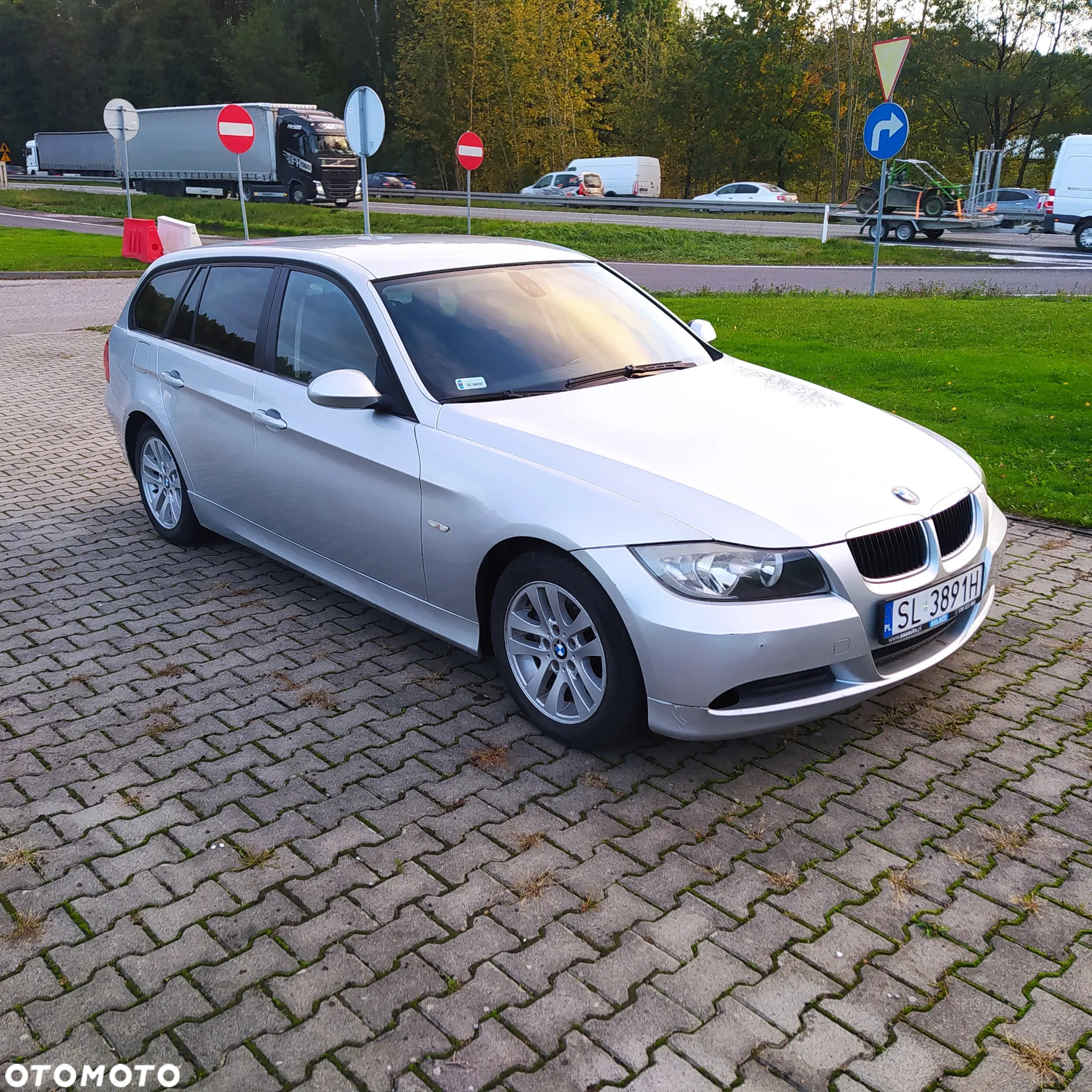 BMW Seria 3 318i Touring - 2