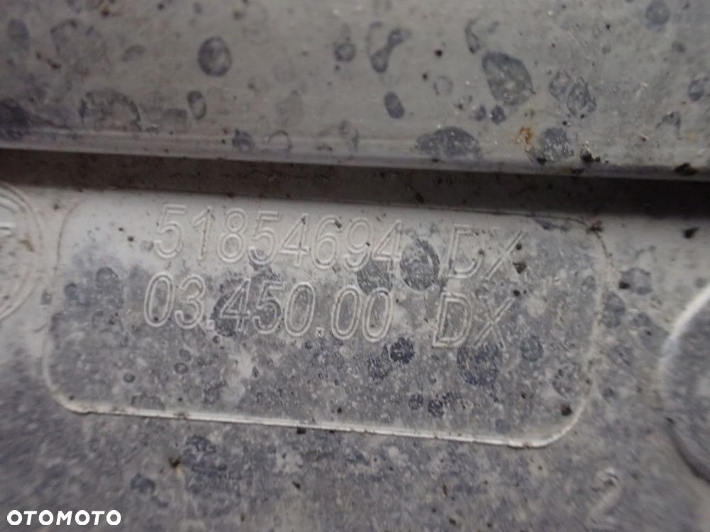 LAMPA PRZECIWMGIELNA TYŁ PRAWA FIAT PUNTO EVO 1.3MJET 51854694 - 6