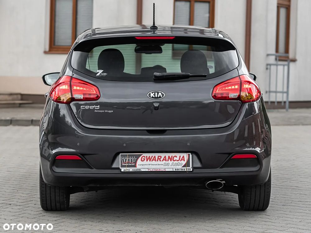 Kia Ceed - 11