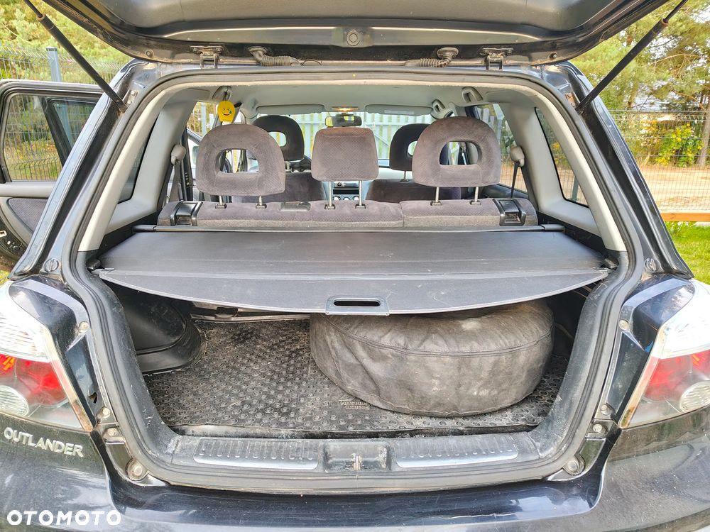 Mitsubishi Outlander - 10