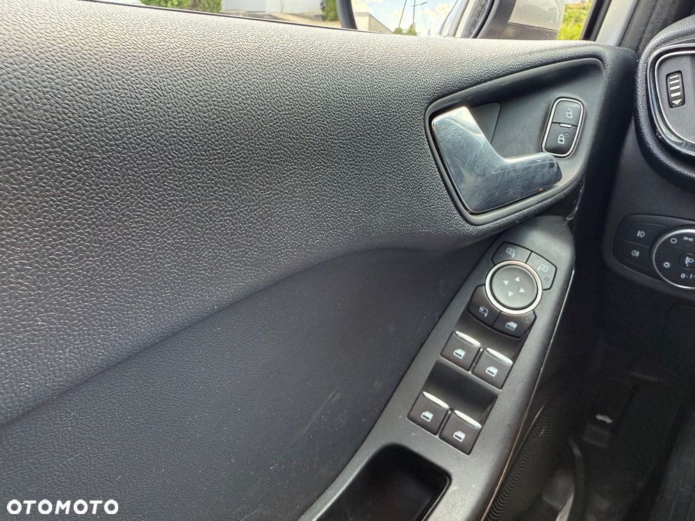 Ford Fiesta - 10