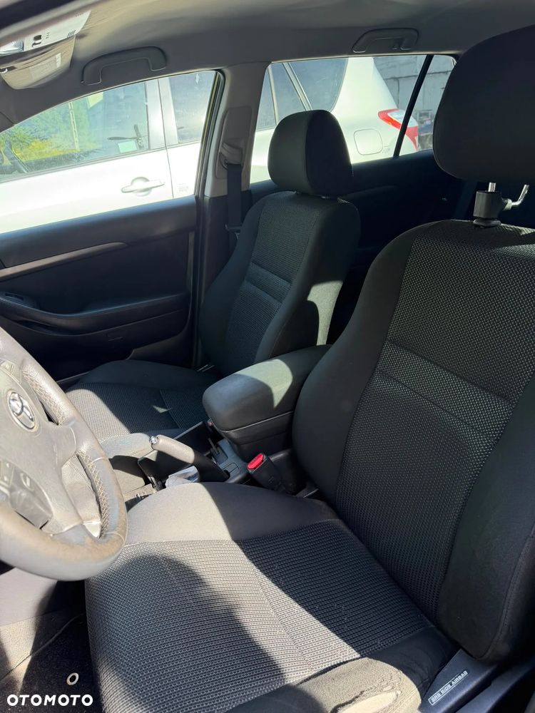 Toyota Avensis 2008 photo 5