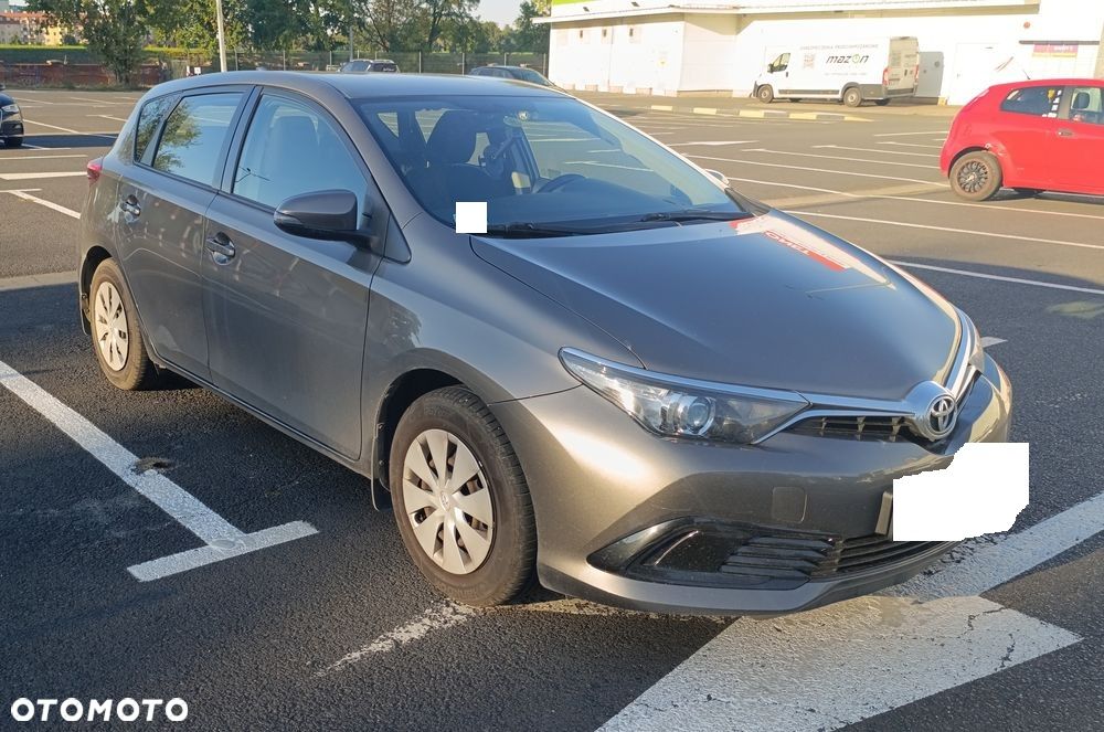 Toyota Auris - 2